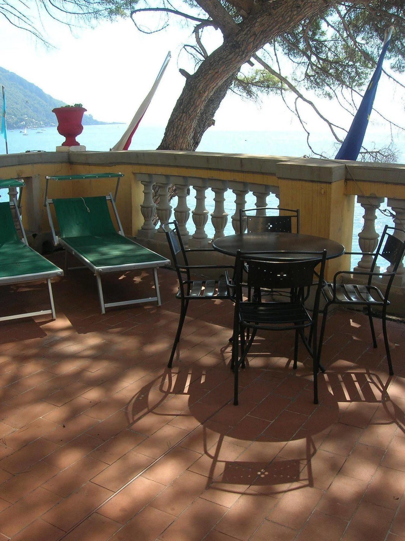 Hôtel Casmona à Camogli Extérieur photo
